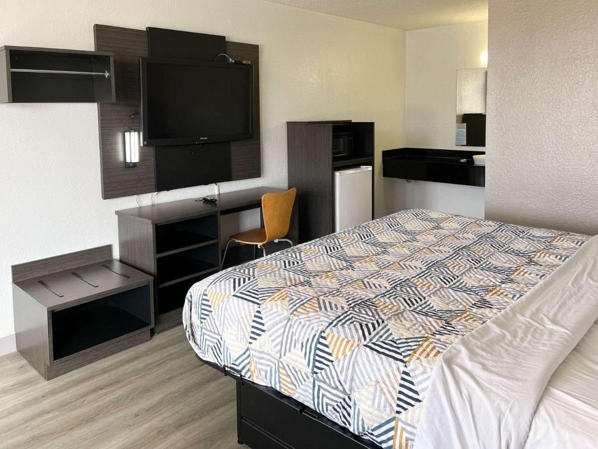 Motel 6 Baton Rouge Southeast Prairieville Екстер'єр фото