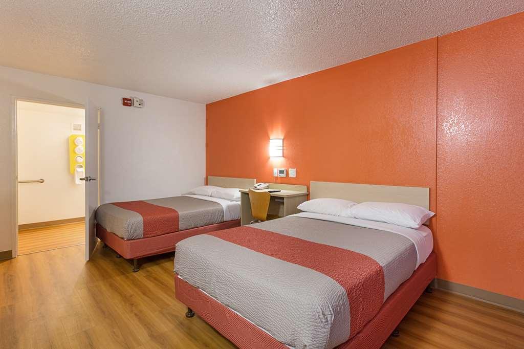 Motel 6 Baton Rouge Southeast Prairieville Номер фото