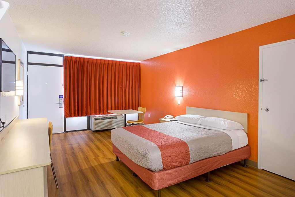 Motel 6 Baton Rouge Southeast Prairieville Номер фото