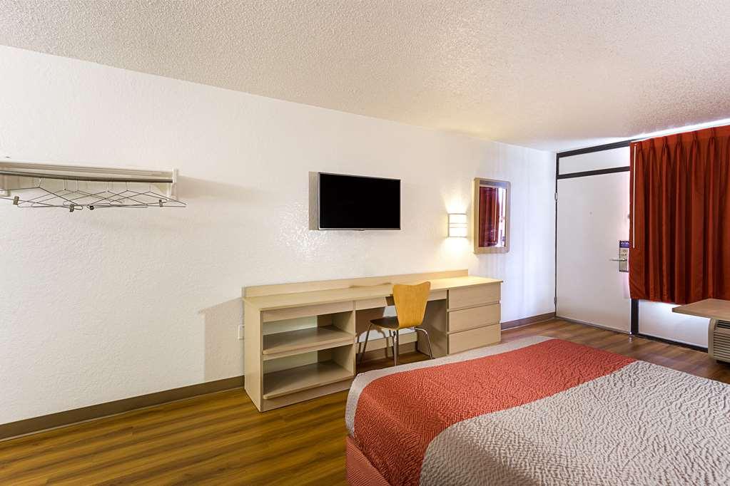 Motel 6 Baton Rouge Southeast Prairieville Номер фото