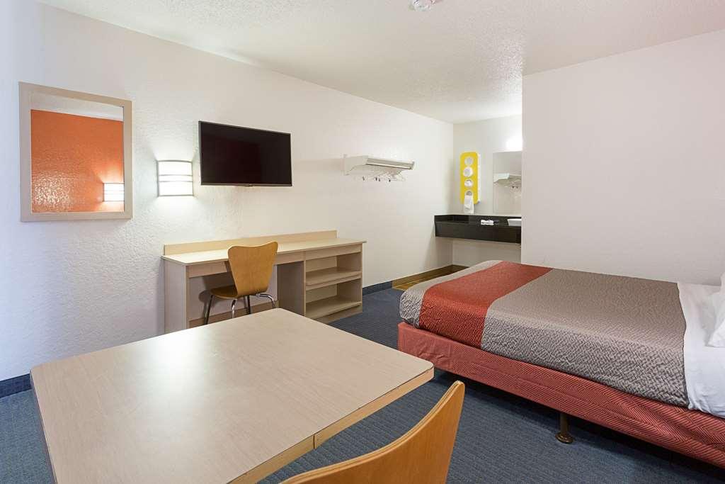 Motel 6 Baton Rouge Southeast Prairieville Номер фото