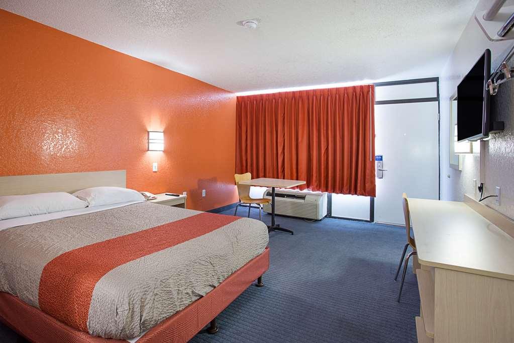 Motel 6 Baton Rouge Southeast Prairieville Номер фото