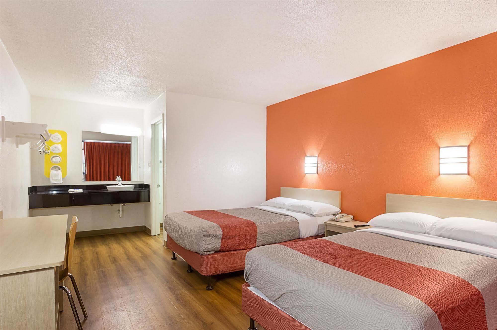 Motel 6 Baton Rouge Southeast Prairieville Екстер'єр фото